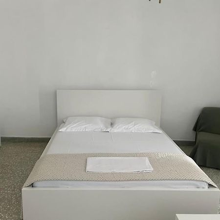 Cozy, Spacious, Newly Renovated Flat In Adamas 外观 照片