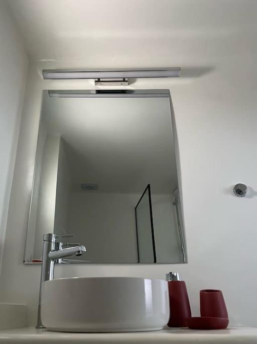 Cozy, Spacious, Newly Renovated Flat In Adamas 外观 照片
