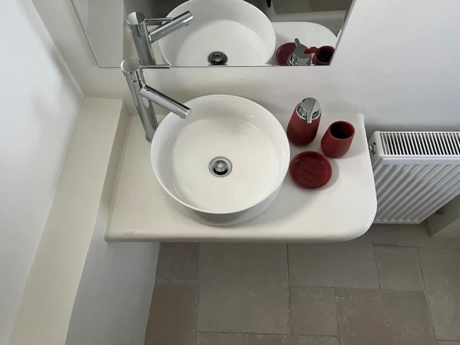 Cozy, Spacious, Newly Renovated Flat In Adamas 外观 照片